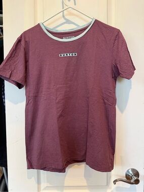 Cool purple mauve Burton t-shirt with aqua trim on the collar